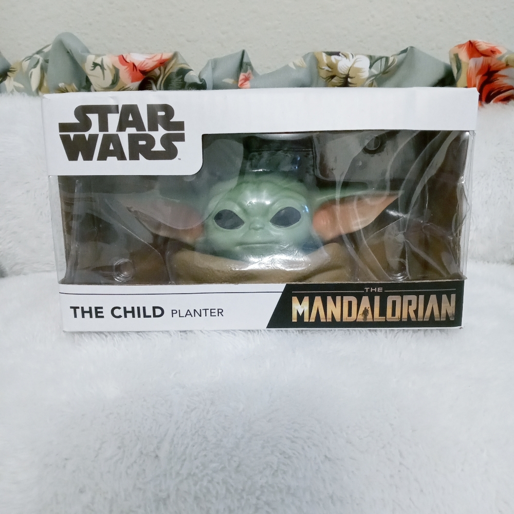 Star Wars Mandalorian: The Child Planter